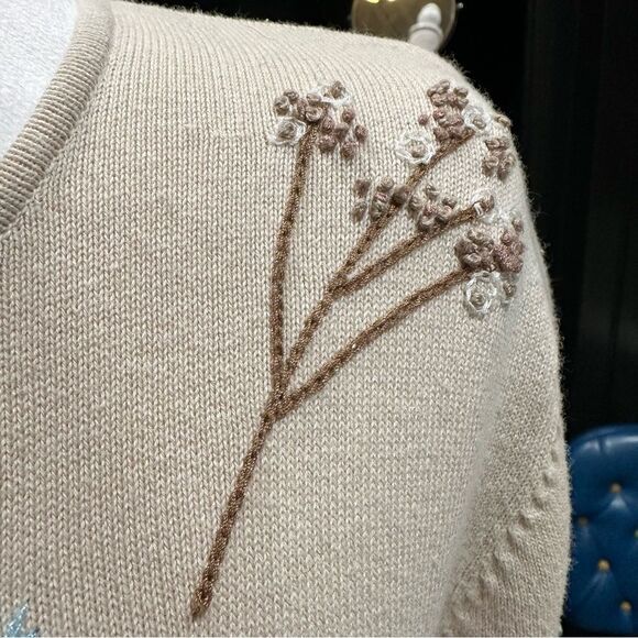 Floral Embroidered Full Zipper Cardigan Size Medium - Picture 12 of 13